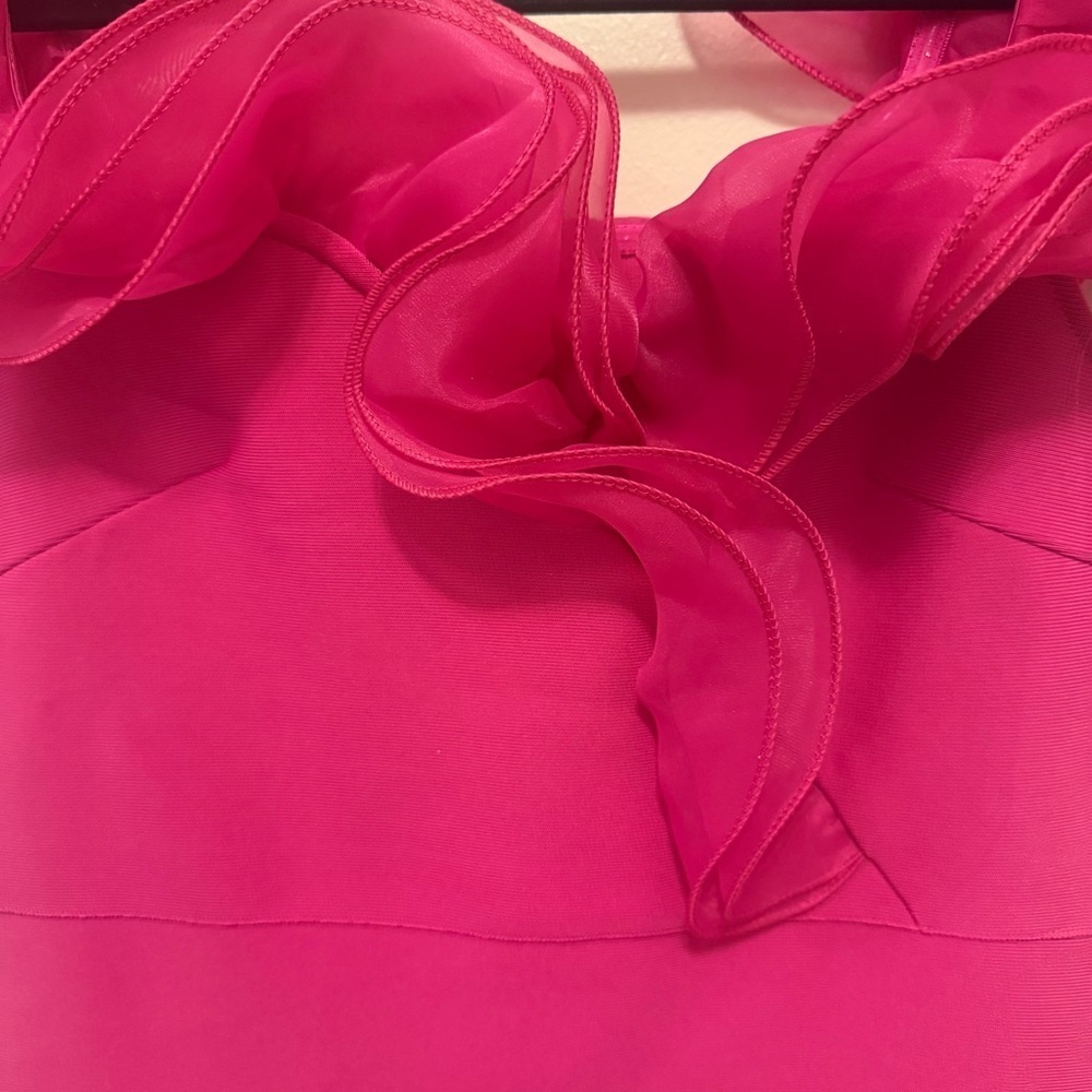 Pink Off-Shoulder Ruffled Bandage Dress - Picture 5 of 9